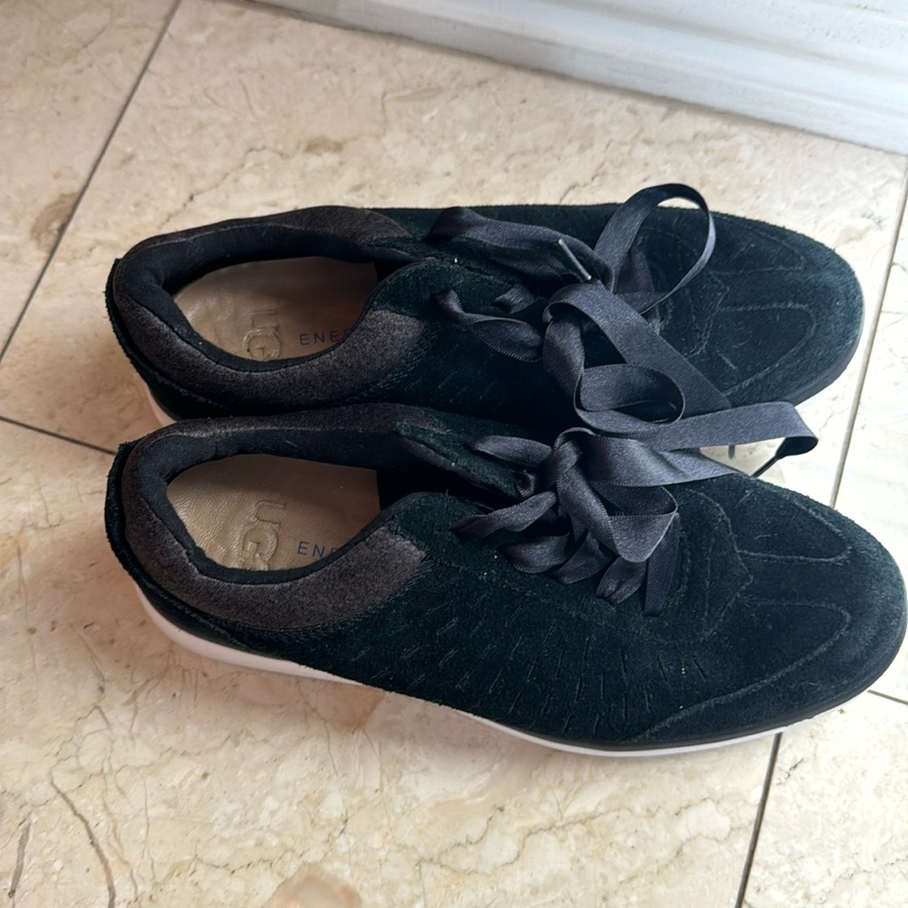 Ugg Victoria Black Sneakers 6